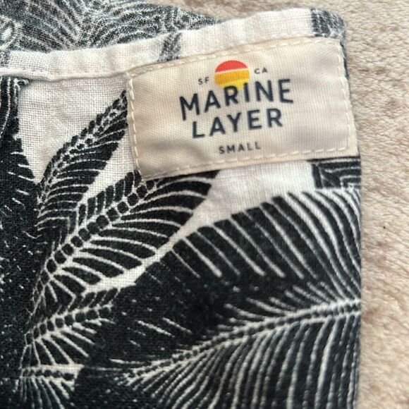 Marine Layer Black and White Leaf Print Fabric
Wrap skirt size small - Picture 4 of 7